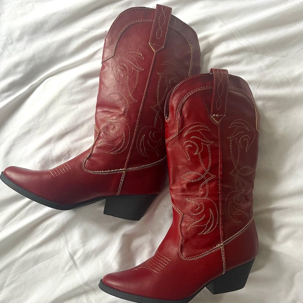 RAMPAGE VALYNTINA NWT WESTERN BOOTS WOMENS RED